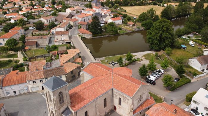 EMPLACEMENT VENTE DIRECTE - Centre Bourg Beaurepaire 85